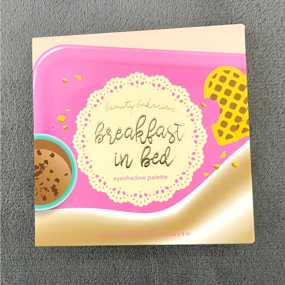 Breakfast in bed neutral type of eyeshadow palette